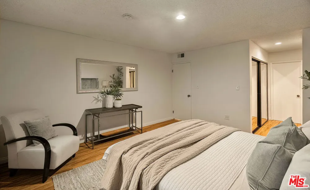 4450 Kensington Road #8 Los Angeles, CA 90066