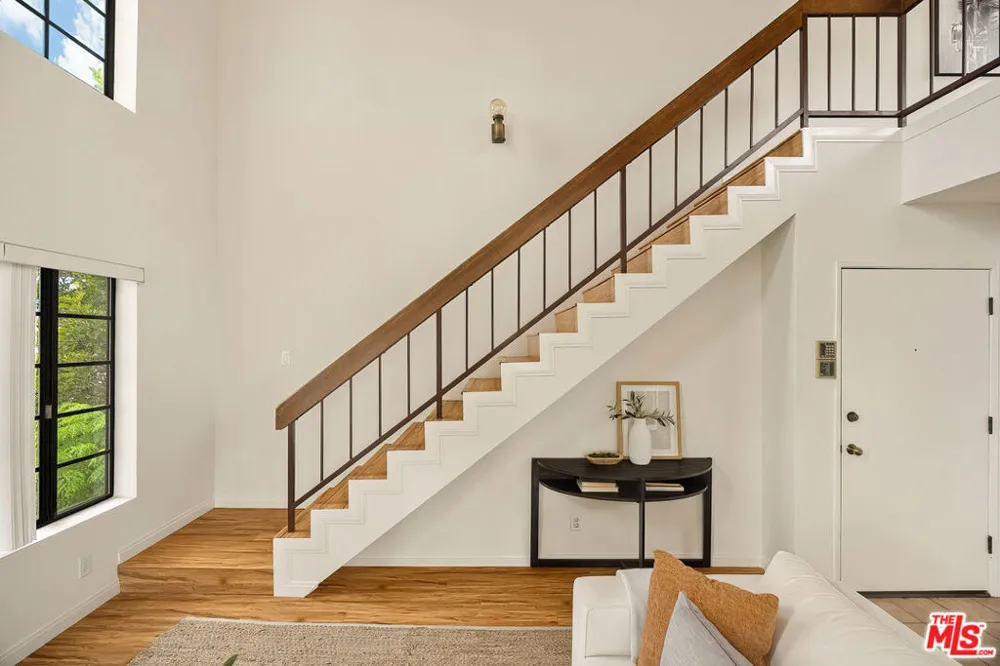4450 Kensington Road #8 Los Angeles, CA 90066