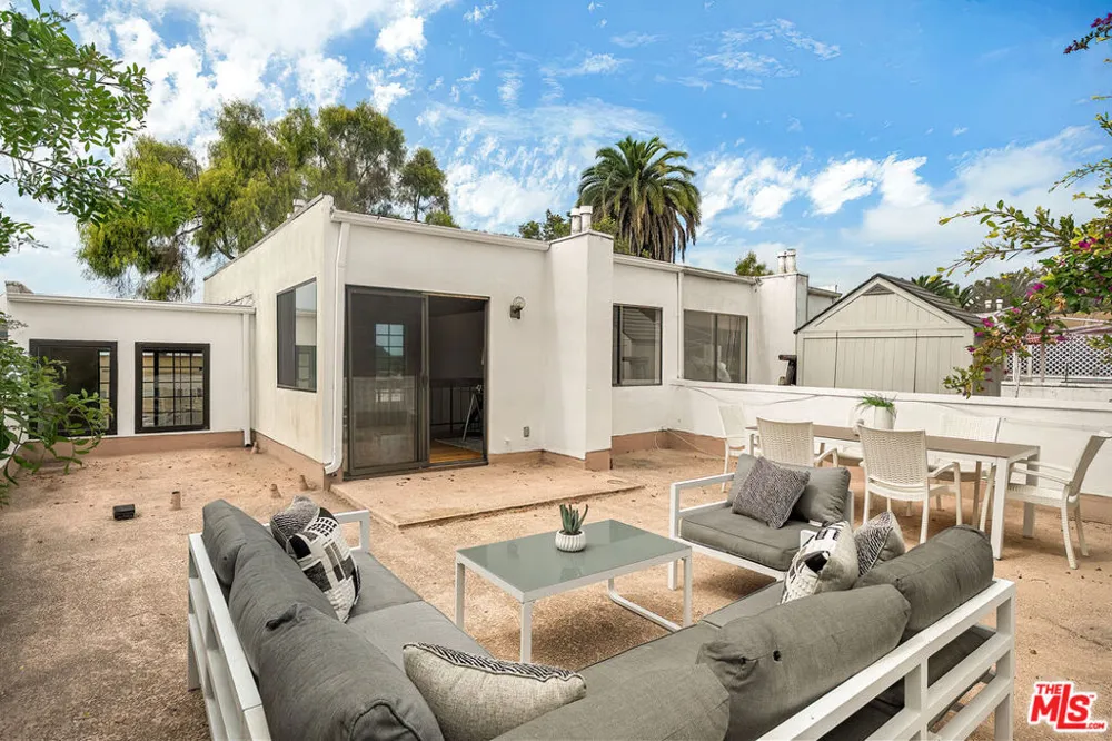 4450 Kensington Road #8 Los Angeles, CA 90066
