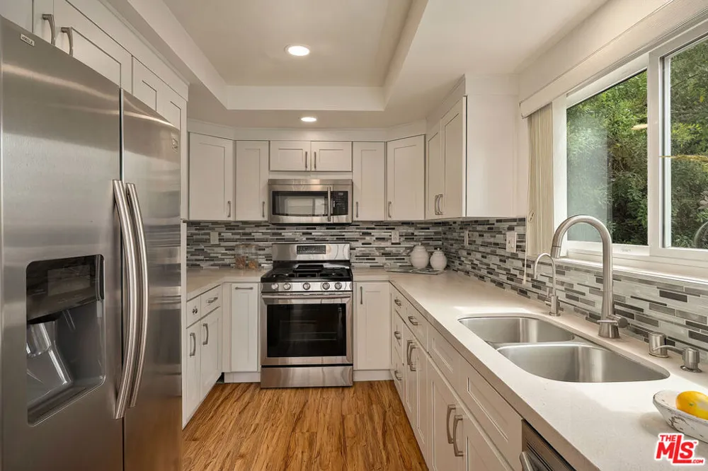 4450 Kensington Road #8 Los Angeles, CA 90066