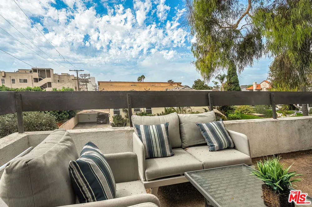 4450 Kensington Road #8 Los Angeles, CA 90066