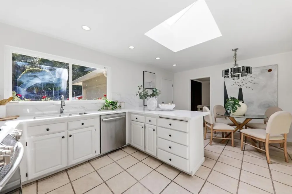 1548 Kingswood Drive Hillsborough, CA 94010