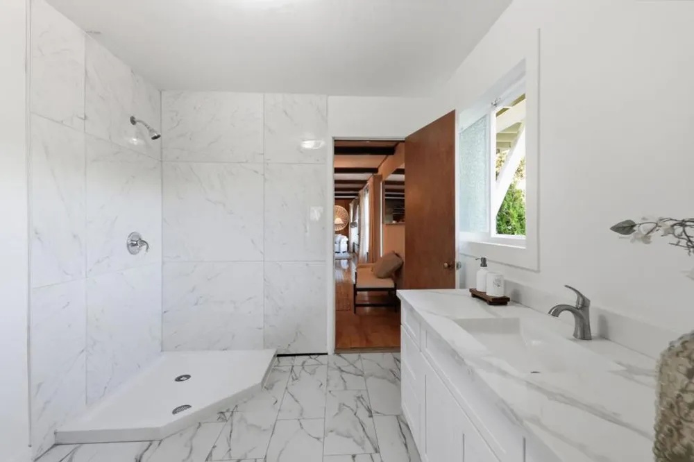 1548 Kingswood Drive Hillsborough, CA 94010