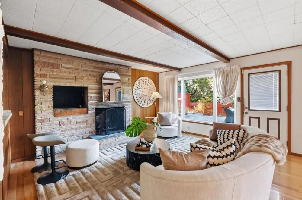 1548 Kingswood Drive Hillsborough, CA 94010