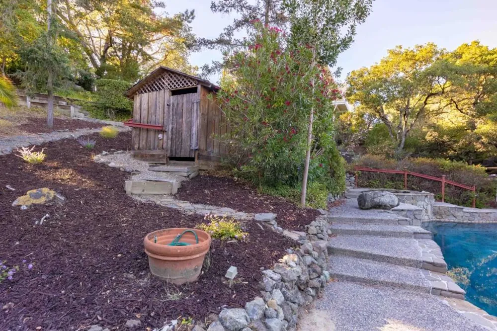 1548 Kingswood Drive Hillsborough, CA 94010