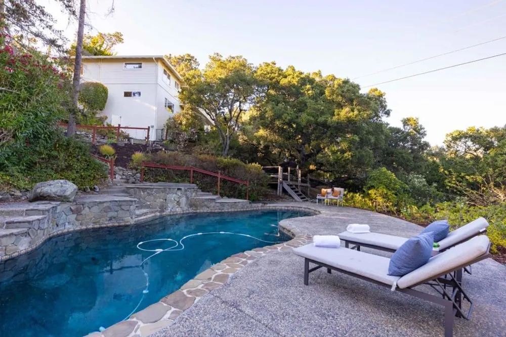 1548 Kingswood Drive Hillsborough, CA 94010