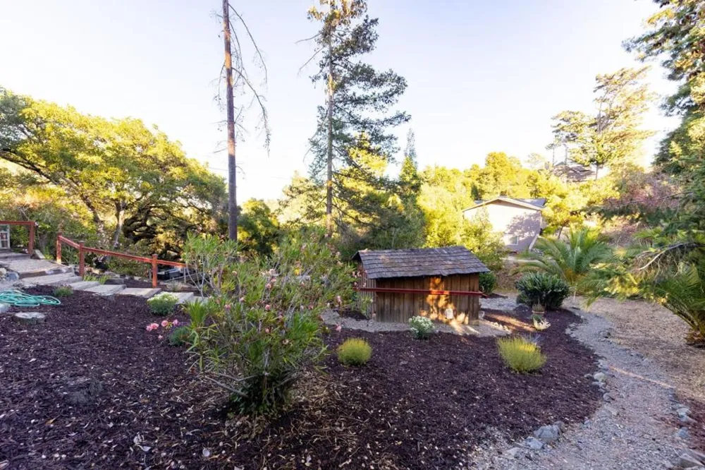 1548 Kingswood Drive Hillsborough, CA 94010