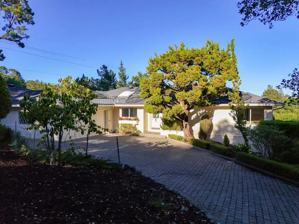 1548 Kingswood Drive Hillsborough, CA 94010