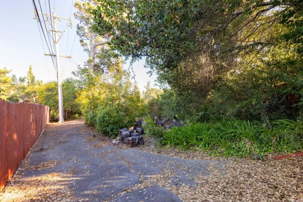 1548 Kingswood Drive Hillsborough, CA 94010