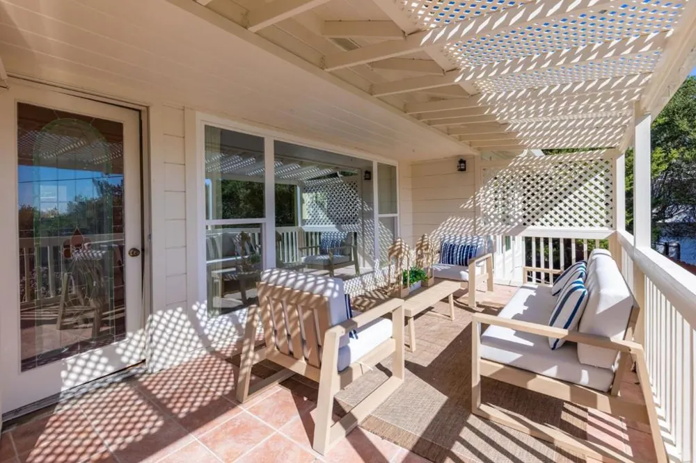 1548 Kingswood Drive Hillsborough, CA 94010