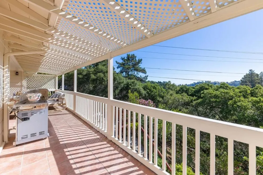 1548 Kingswood Drive Hillsborough, CA 94010