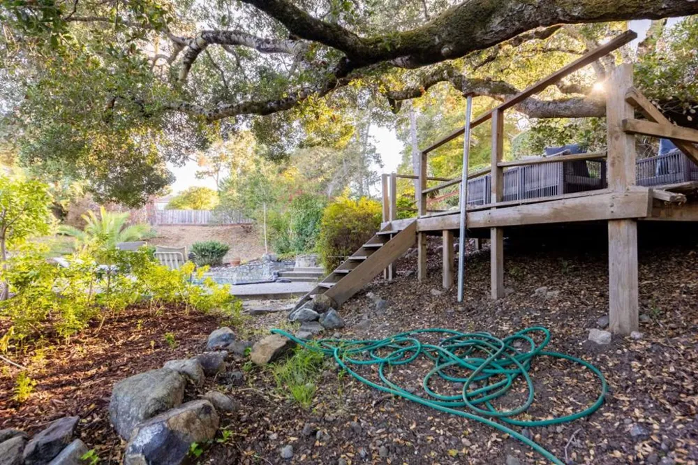 1548 Kingswood Drive Hillsborough, CA 94010