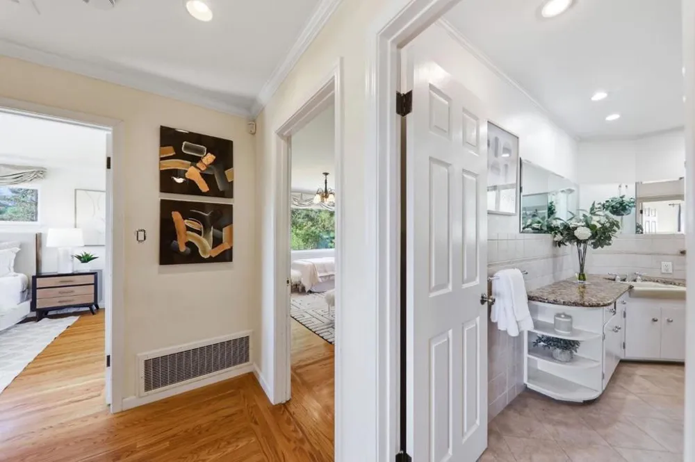 1548 Kingswood Drive Hillsborough, CA 94010
