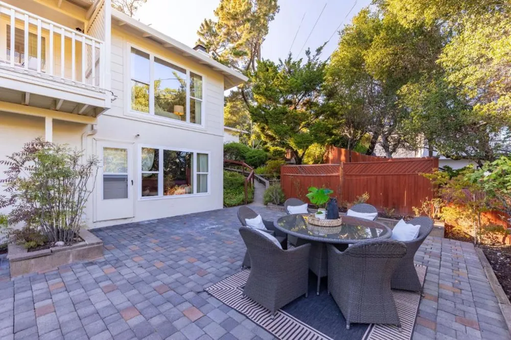 1548 Kingswood Drive Hillsborough, CA 94010