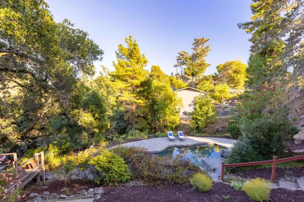 1548 Kingswood Drive Hillsborough, CA 94010