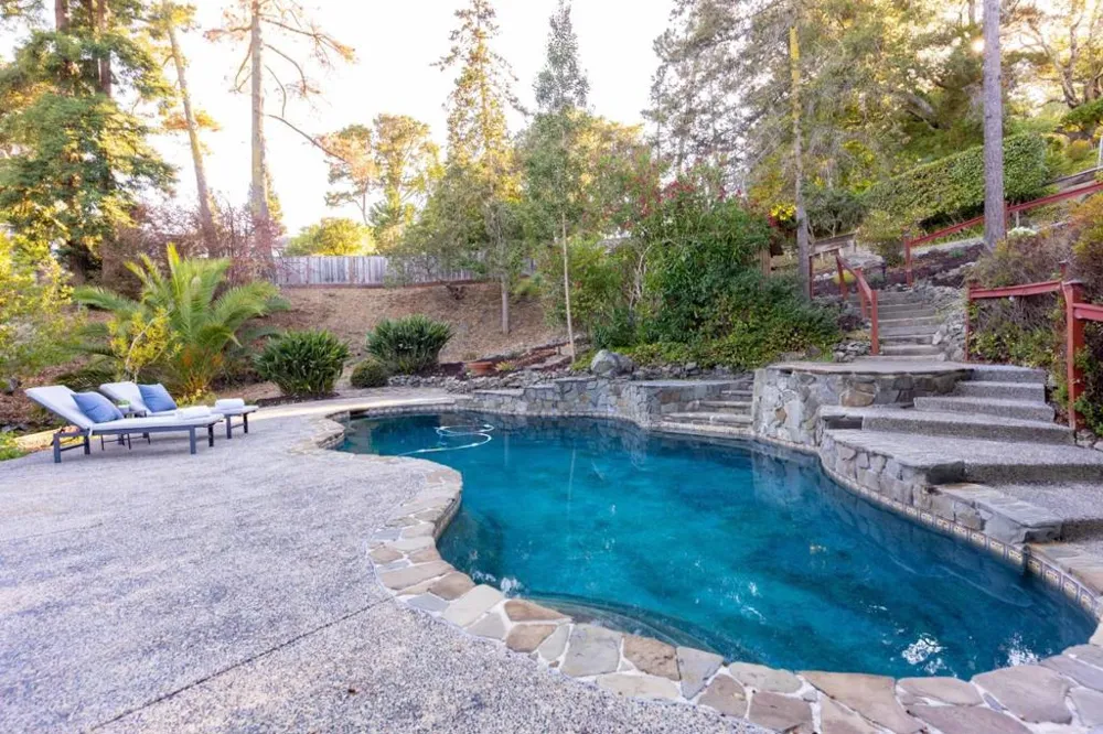 1548 Kingswood Drive Hillsborough, CA 94010