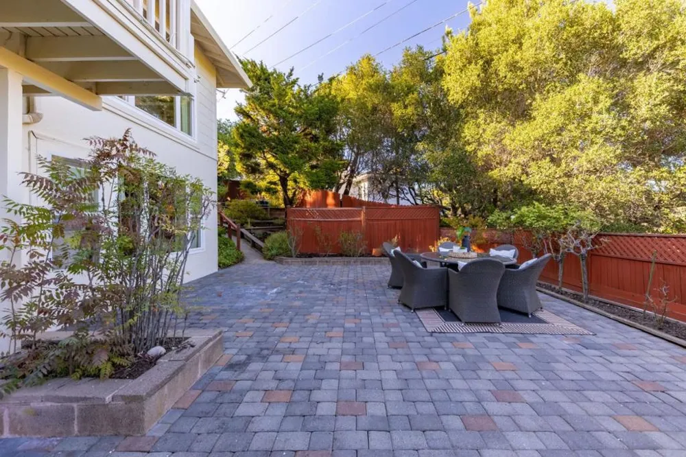 1548 Kingswood Drive Hillsborough, CA 94010