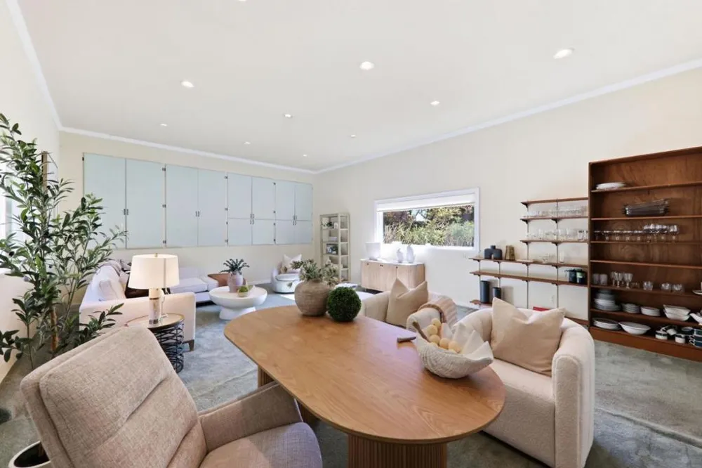 1548 Kingswood Drive Hillsborough, CA 94010