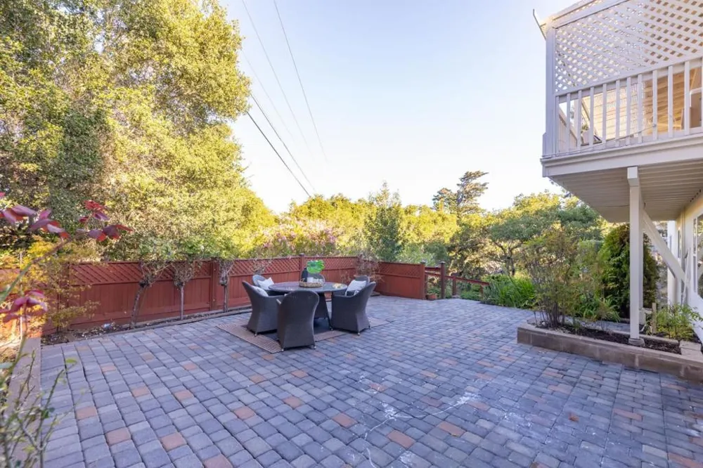 1548 Kingswood Drive Hillsborough, CA 94010