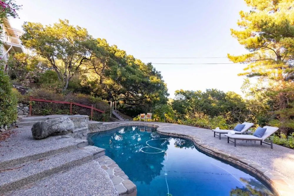 1548 Kingswood Drive Hillsborough, CA 94010