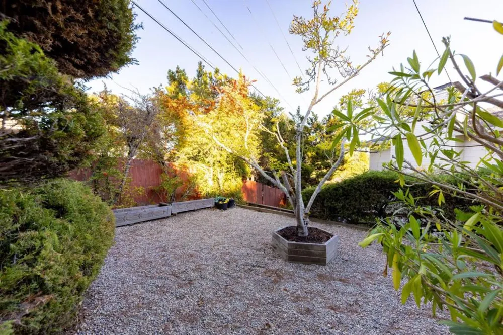 1548 Kingswood Drive Hillsborough, CA 94010