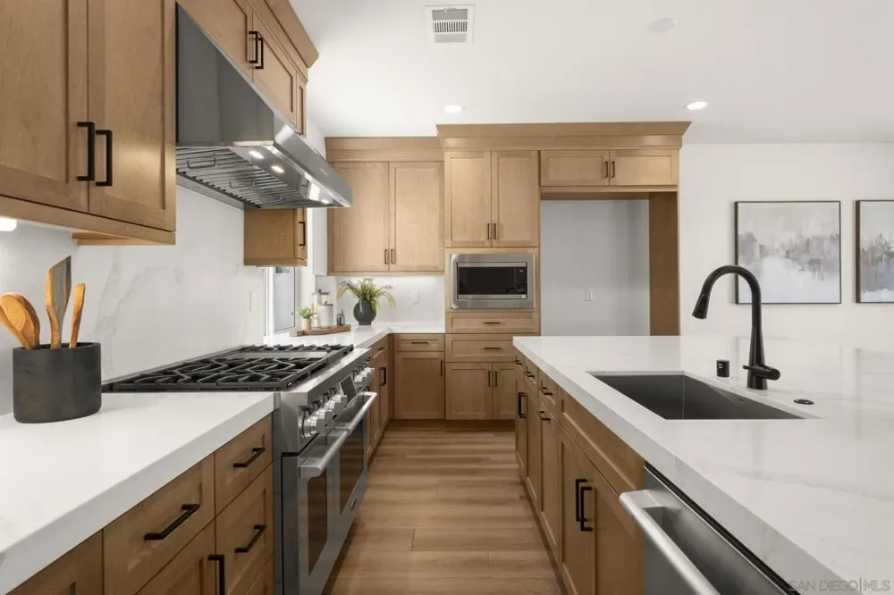 13780 Holly Oak Way Poway, CA 92064