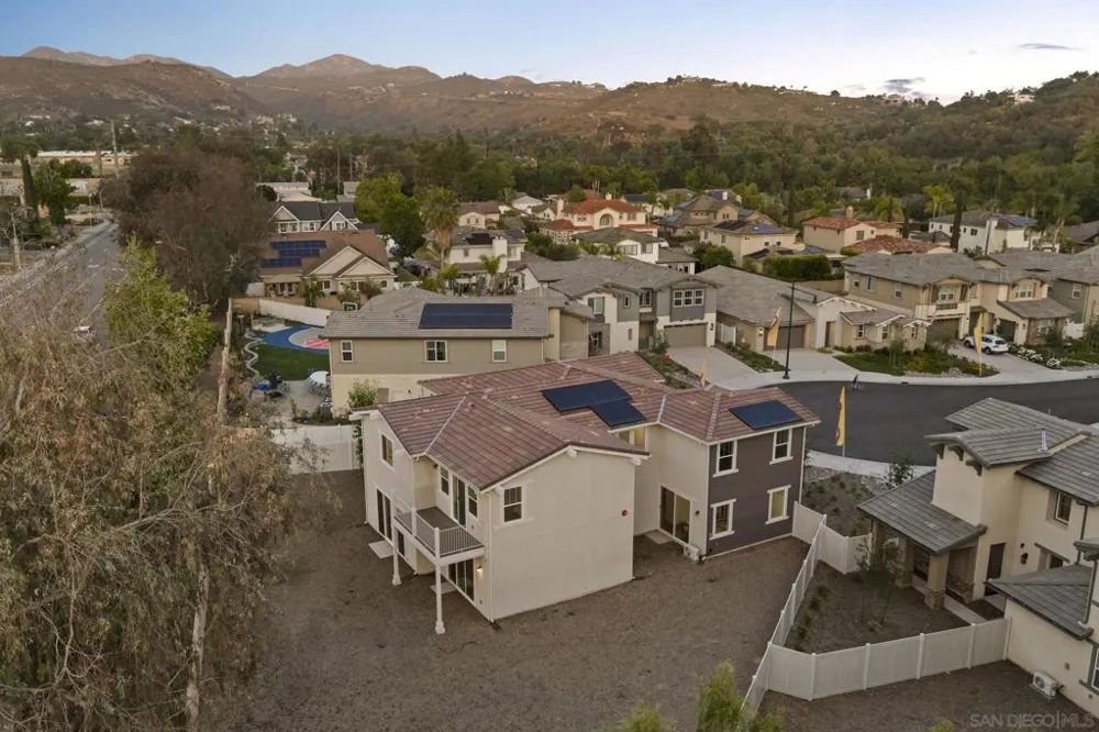 13780 Holly Oak Way Poway, CA 92064