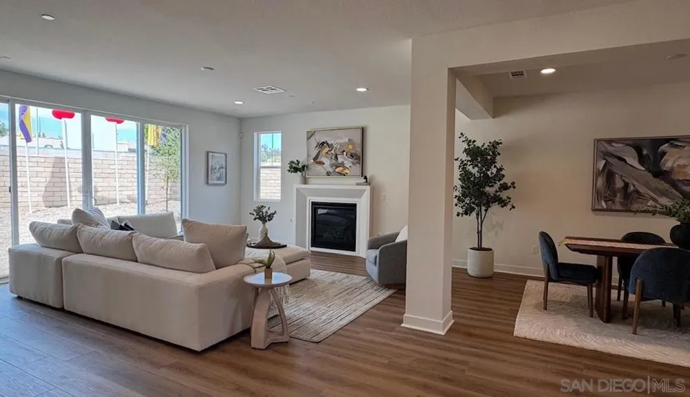 13780 Holly Oak Way Poway, CA 92064