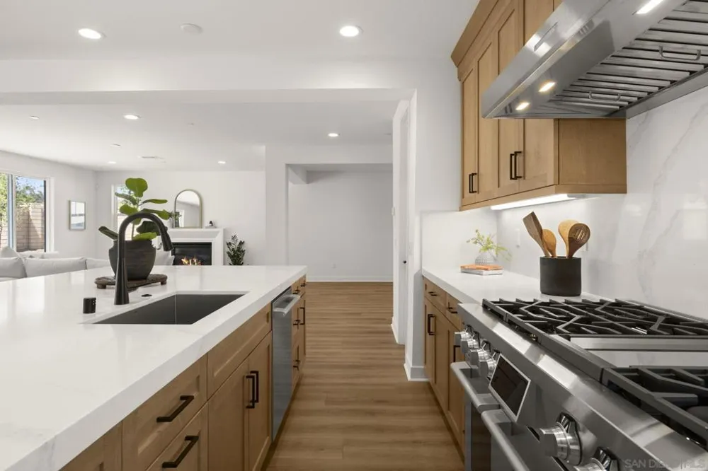 13780 Holly Oak Way Poway, CA 92064