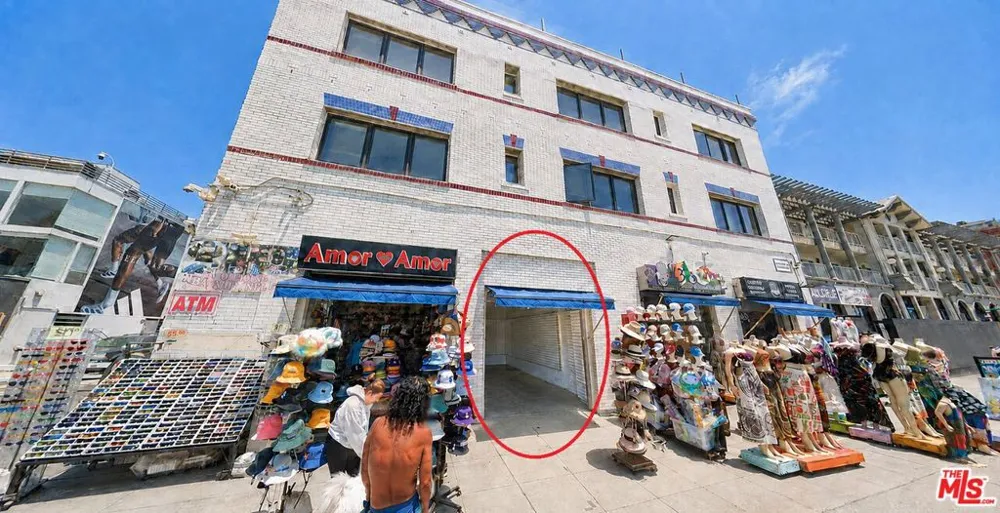 8 Brooks Avenue #B Los Angeles, CA 90291