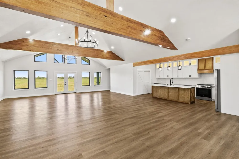 619 Chuckwagon Trail Angleton, TX 77515