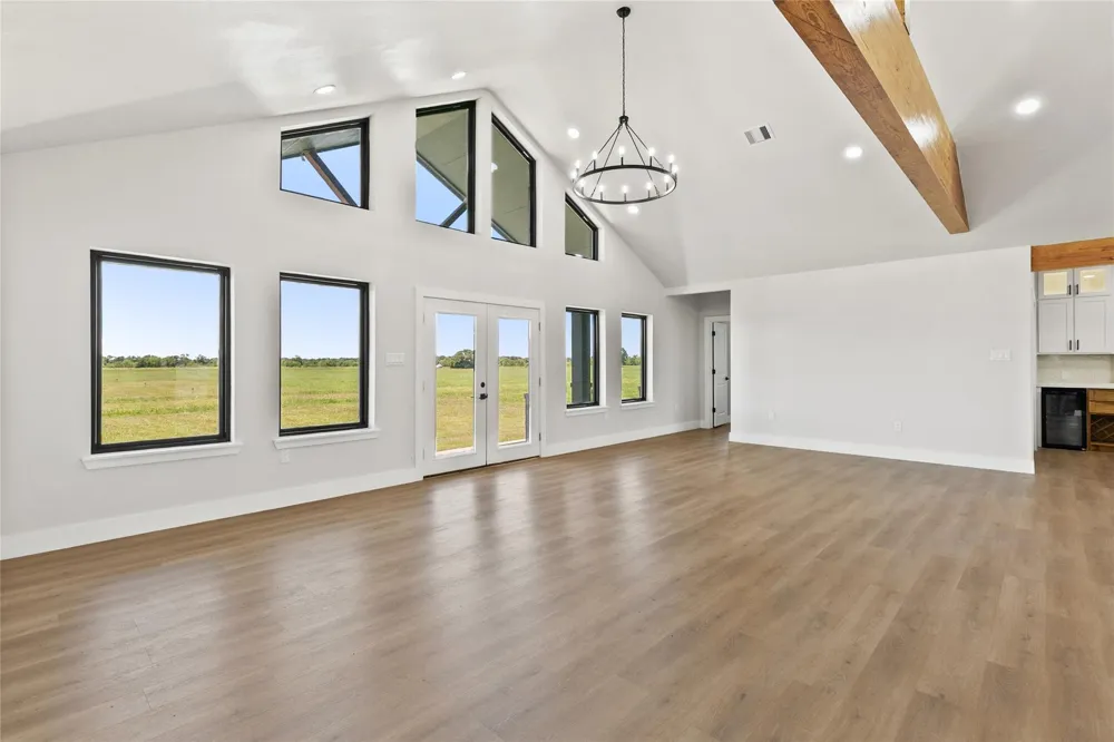 619 Chuckwagon Trail Angleton, TX 77515