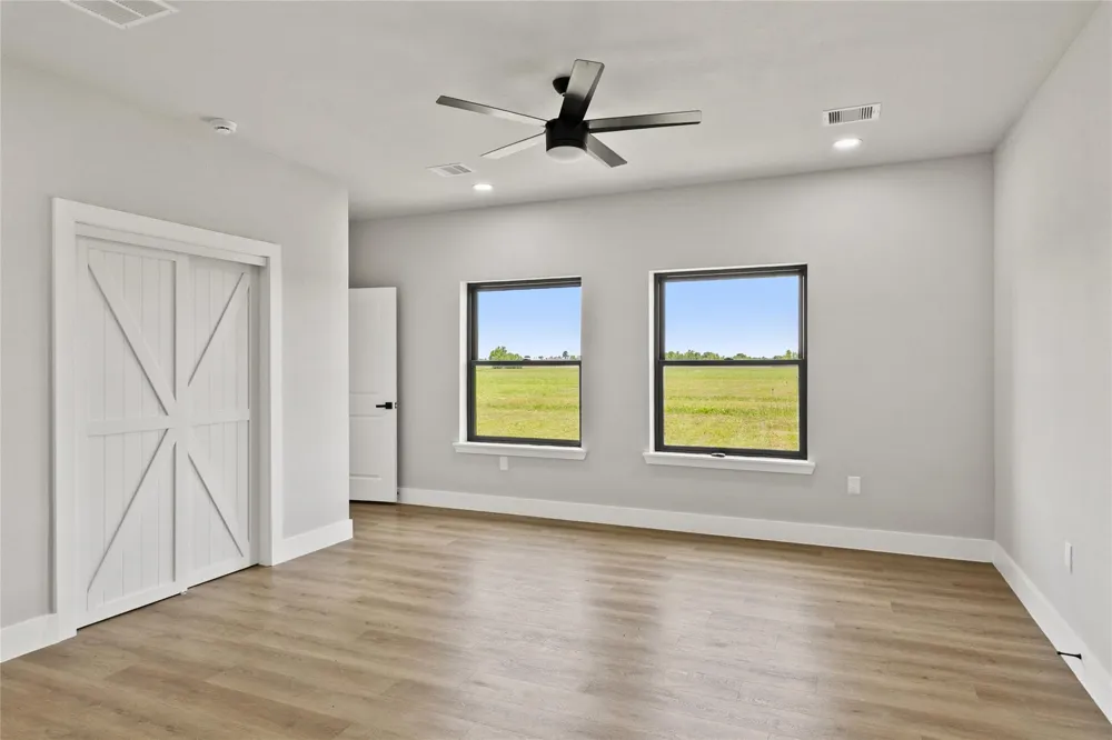 619 Chuckwagon Trail Angleton, TX 77515