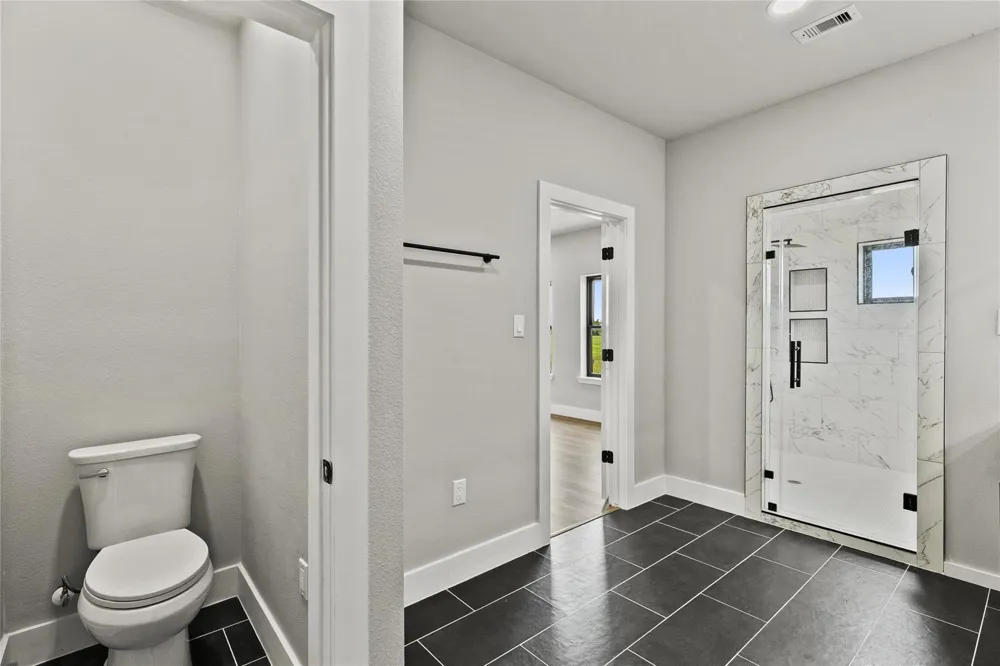 619 Chuckwagon Trail Angleton, TX 77515