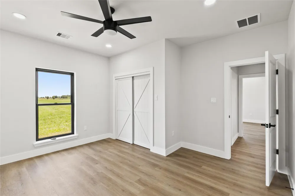 619 Chuckwagon Trail Angleton, TX 77515
