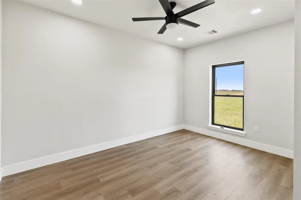 619 Chuckwagon Trail Angleton, TX 77515
