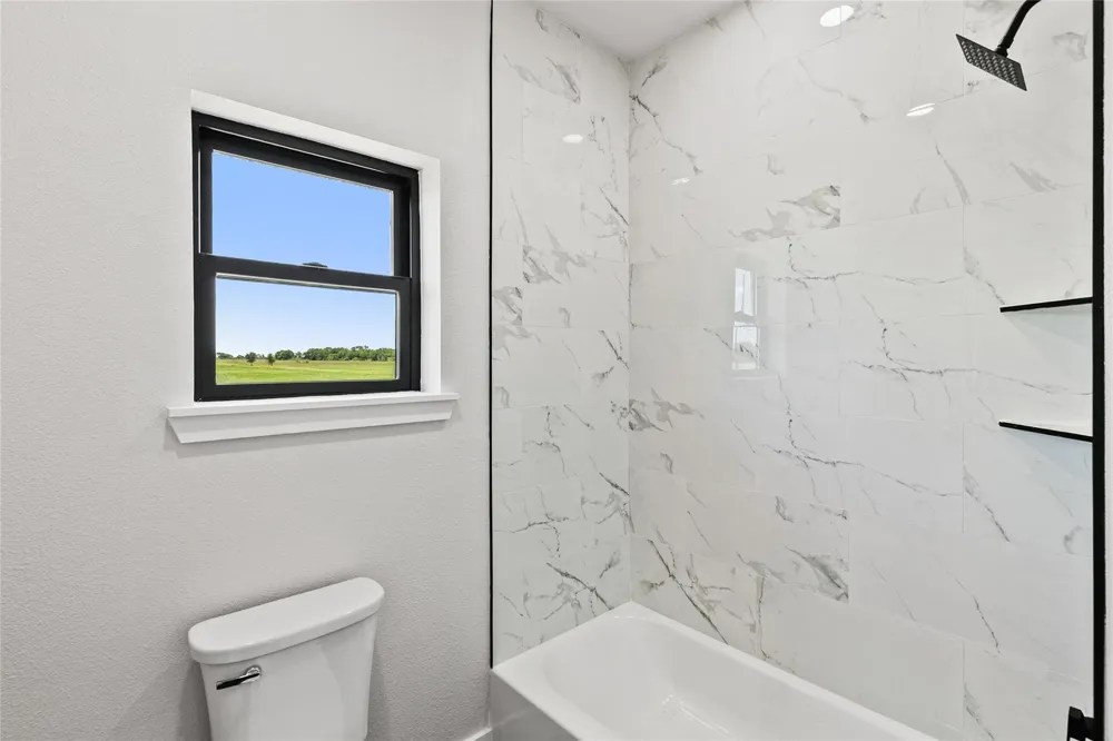 619 Chuckwagon Trail Angleton, TX 77515