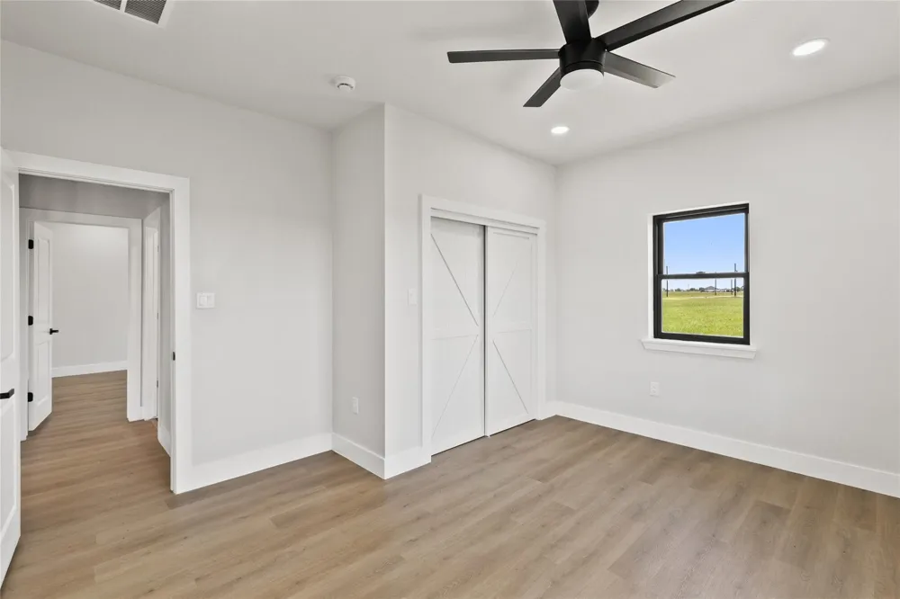 619 Chuckwagon Trail Angleton, TX 77515