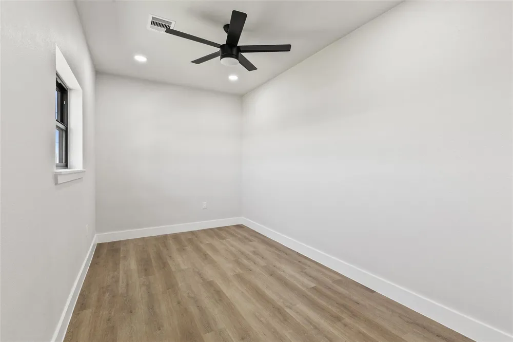 619 Chuckwagon Trail Angleton, TX 77515