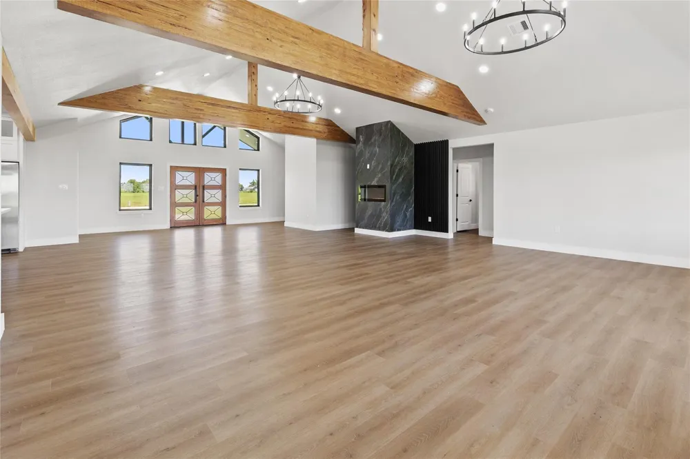 619 Chuckwagon Trail Angleton, TX 77515