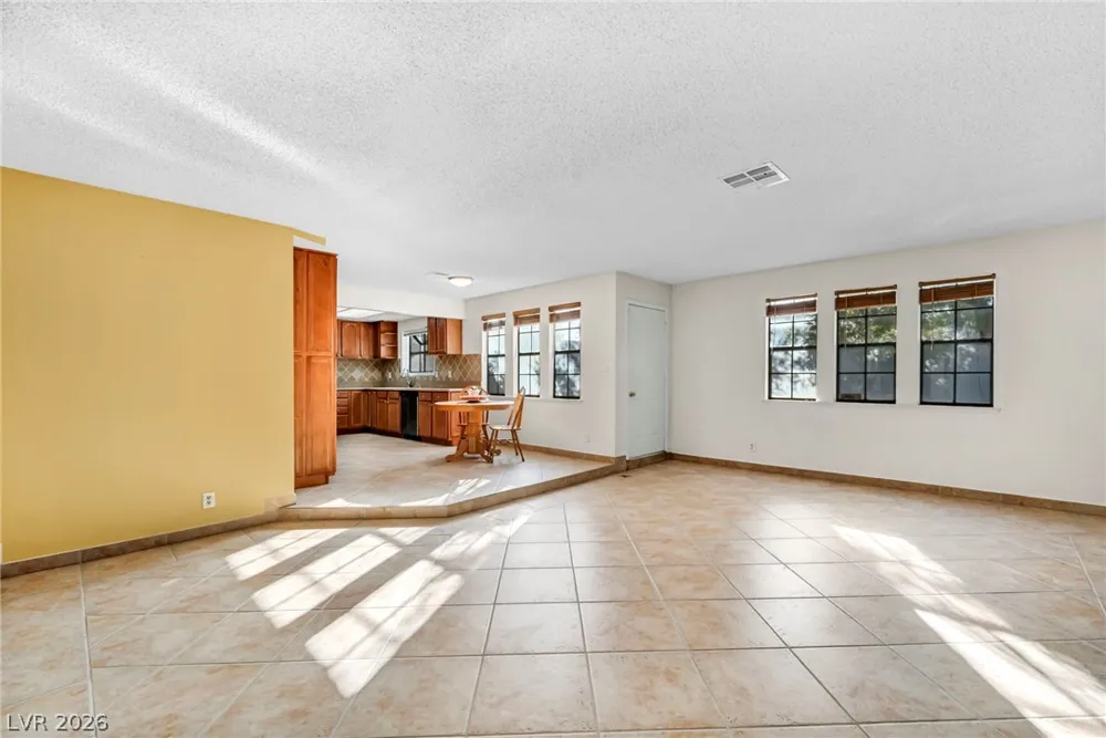 3923 Landsdown Place Las Vegas, NV 89121