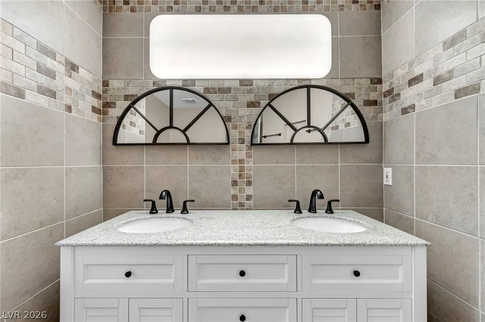 3923 Landsdown Place Las Vegas, NV 89121