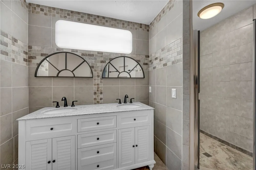 3923 Landsdown Place Las Vegas, NV 89121
