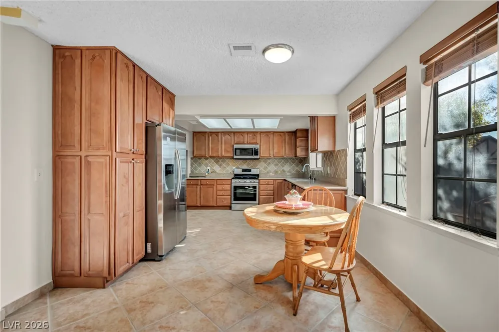 3923 Landsdown Place Las Vegas, NV 89121