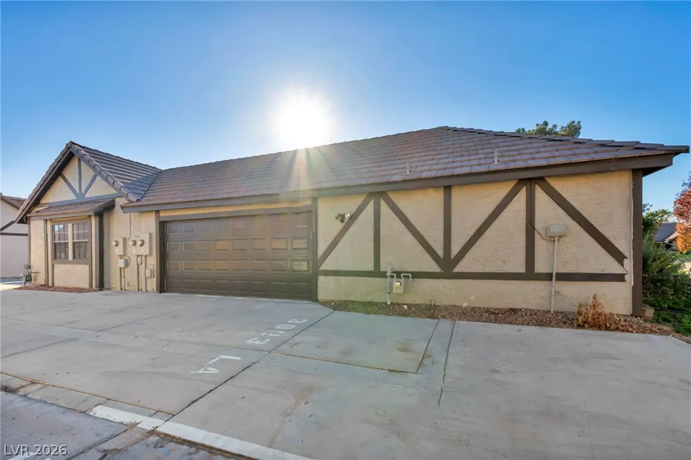 3923 Landsdown Place Las Vegas, NV 89121
