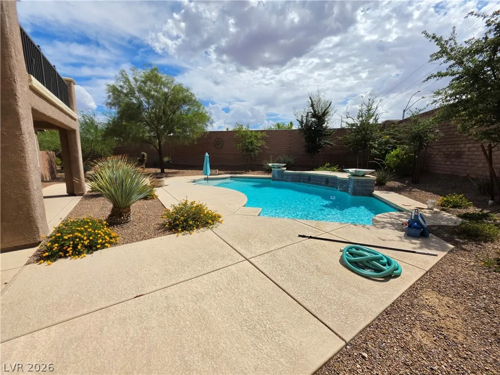 8593 Brackenfield Avenue Las Vegas, NV 89178