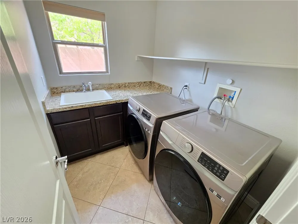 8593 Brackenfield Avenue Las Vegas, NV 89178