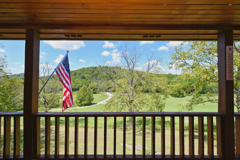 28 Edd Hackett Rd Pleasant Shade, TN 37145
