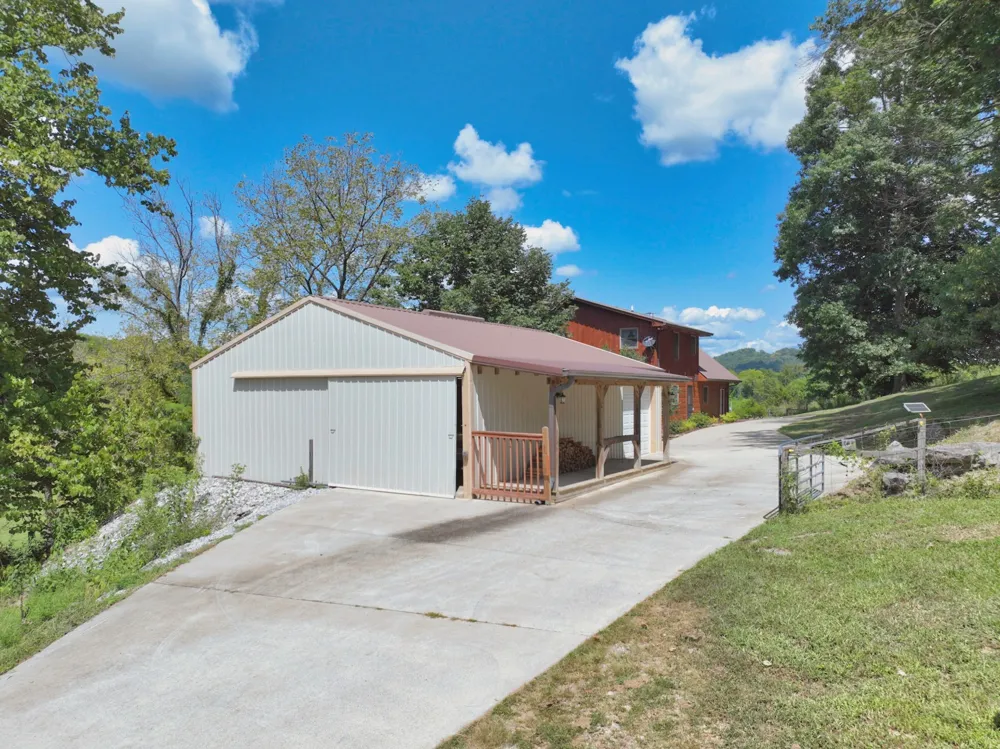 28 Edd Hackett Rd Pleasant Shade, TN 37145