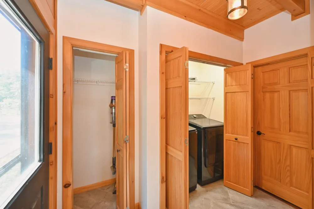 28 Edd Hackett Rd Pleasant Shade, TN 37145